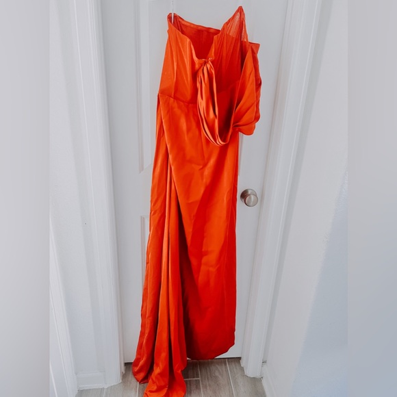 Corset Dress with Drape and Gloves - Picture 3 of 5